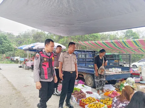 Dialog di Pasar Kalangan Tanah Abang Jadi Sarana Polsek Menjalin Komunikasi dengan Warga
